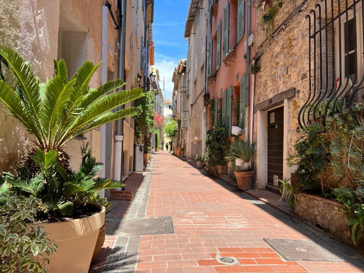 Les Petits Volets 2 Bed and Breakfast Antibes Exteriör bild