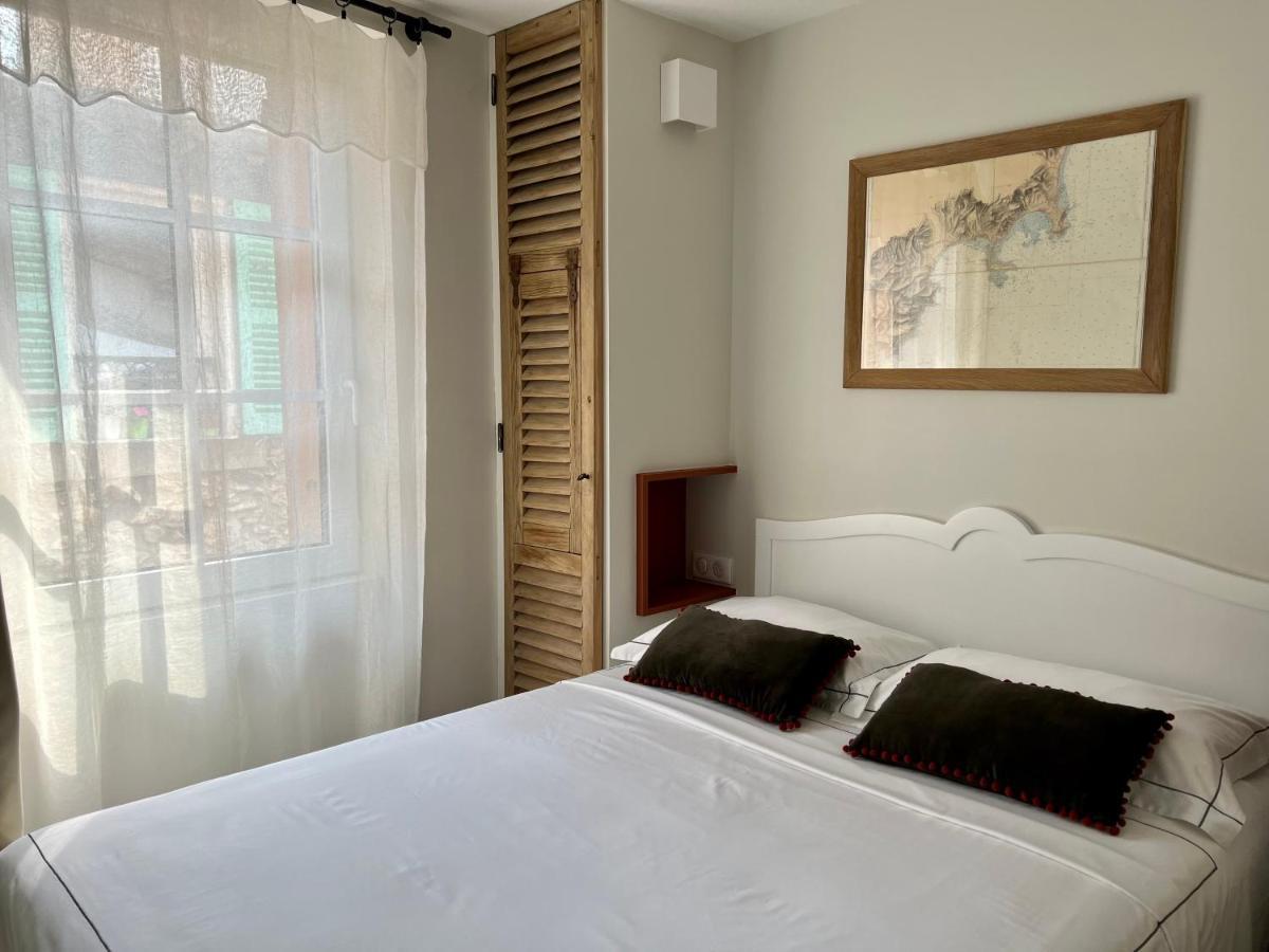 Les Petits Volets 2 Bed and Breakfast Antibes Exteriör bild
