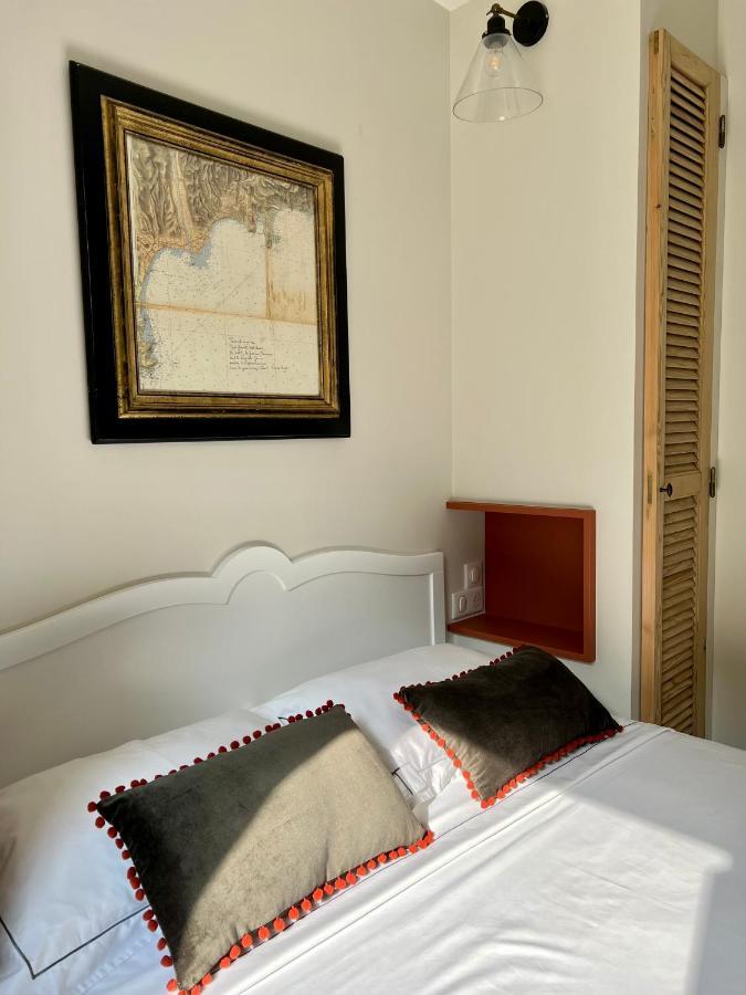 Les Petits Volets 2 Bed and Breakfast Antibes Exteriör bild