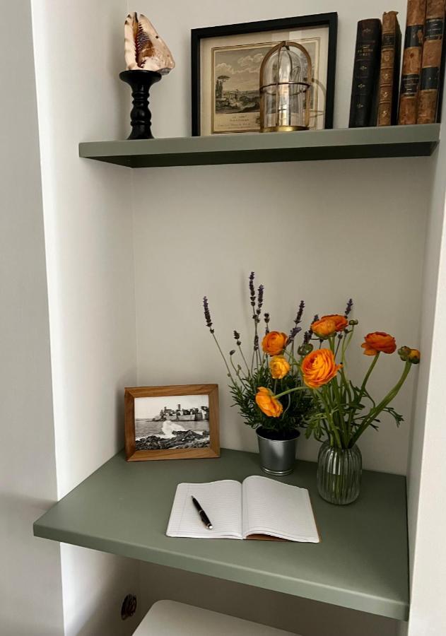 Les Petits Volets 2 Bed and Breakfast Antibes Exteriör bild